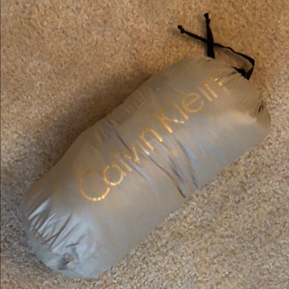 NWOT Calvin Klein Mid Length packable down jacket - Picture 5 of 8